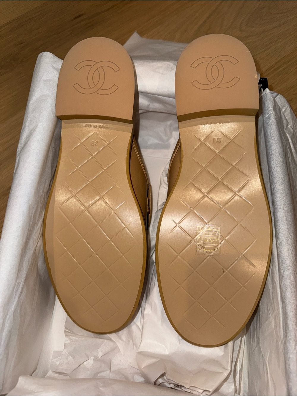 *NWT* CHANEL Beige Quilted Loafers with Original Packaging - women’s size 39 - Picture 5 of 6